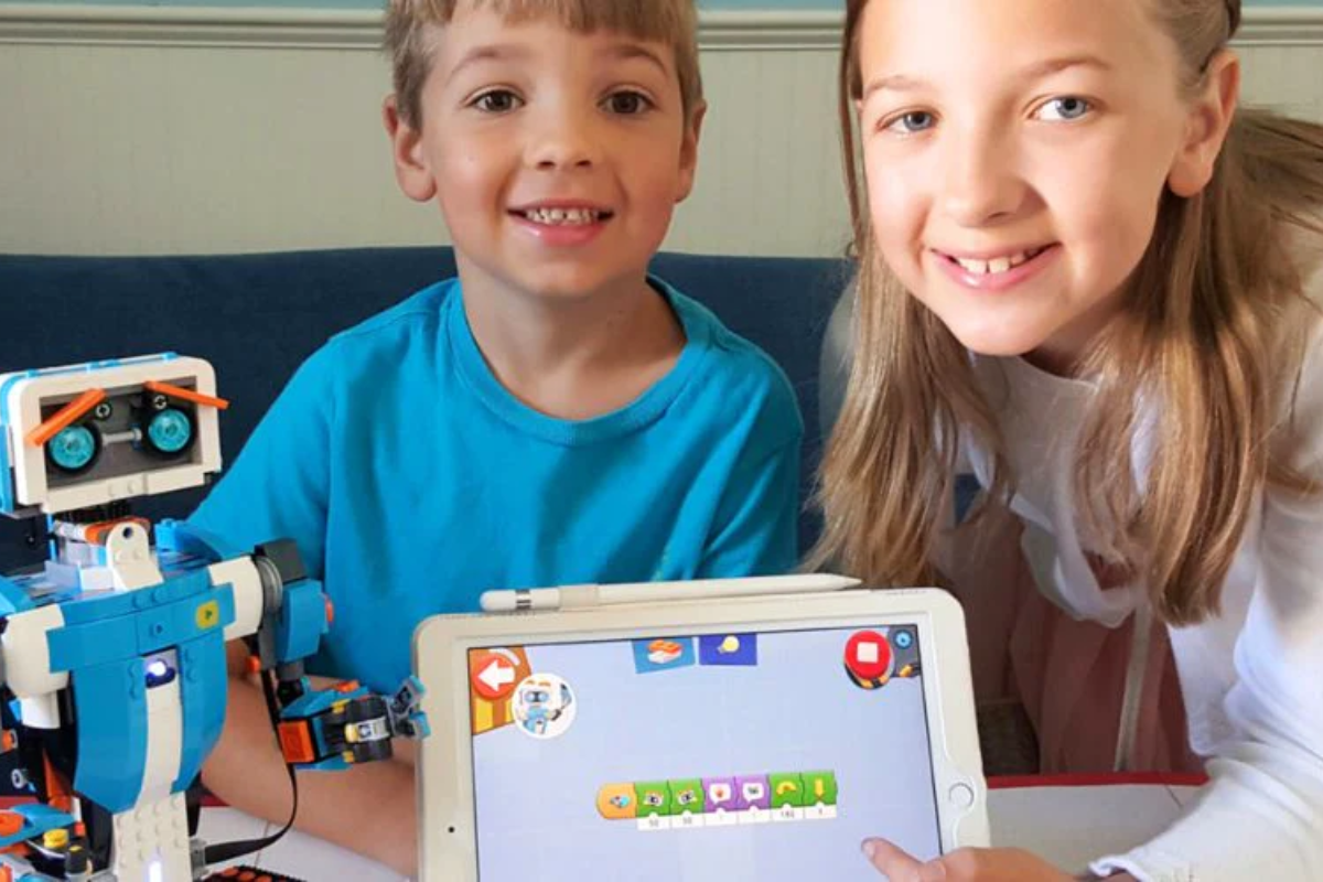 khoa-hoc-kham-pha-robotics-cho-tre