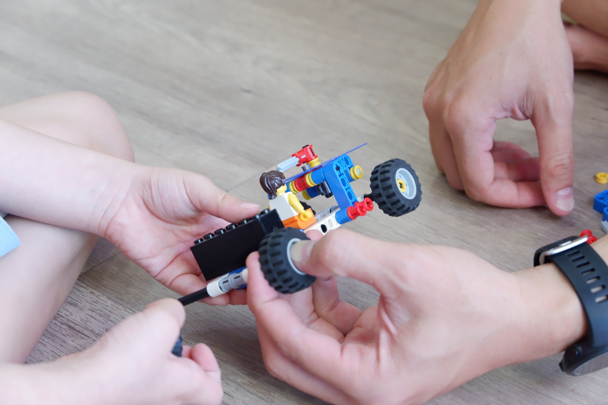 robot-giao-duc-steam-cho-tre-hoc-sinh-1